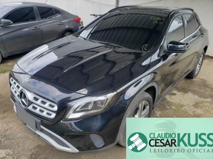 MERCEDES BENZ GLA 19/19