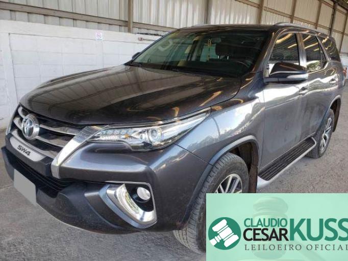 TOYOTA HILUX SW4 16/17